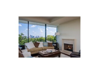 700 W 31st St Unit 201, Kansas City, MO 64108