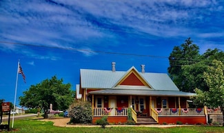 1307 Wright St, Llano, TX 78643