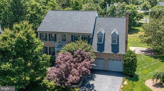 8621 Woodwren Ln, Fairfax Station, VA 22039