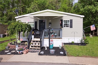 88 Hidden Valley Dr, Finleyville, PA 15332