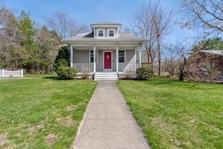 31 Bloomfield St, Seekonk, MA 02771
