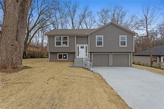 11907 E Kentucky Ave, Sugar Creek, MO 64054