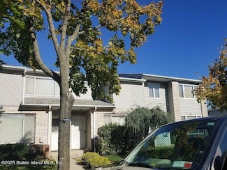695 Barlow Ave, Staten Island, NY 10312