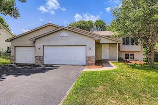 703 11th Ave SW, Isanti, MN 55040