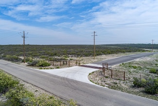 47 Bobby Lee Loop, Del Rio, TX 78840