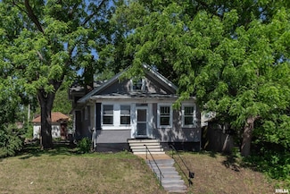 1522 Bridge Ave, Davenport, IA 52803
