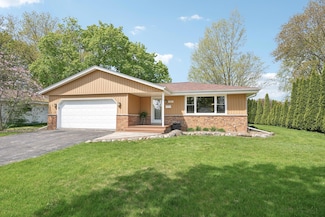 815 6th Ave, Grafton, WI 53024