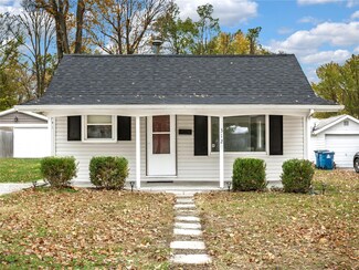 312 E Clay St, Troy, IL 62294