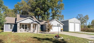 412 Noah Ln, Carterville, IL 62918