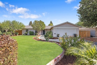 3545 W Coppola Ave, Visalia, CA 93277