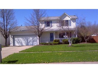 6360 Mayflower Ln, Lake View, NY 14085