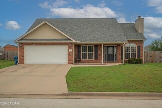 330 Sadie Ln, Webb City, MO 64870