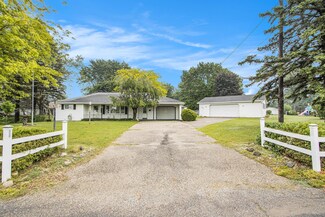 452 Long Lake Rd, Colon, MI 49040