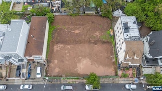 222 N 6th St, Newark, NJ 07107