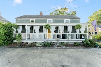 12 Pine St, Wakefield, RI 02879