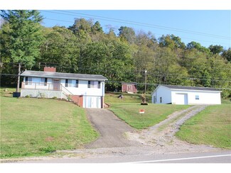 12194 Ravenswood Rd, Belleville, WV 26133