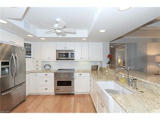 11030 Gulf Shore Dr Unit 804, Naples, FL 34108