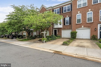 8245 Singleleaf Ln, Lorton, VA 22079