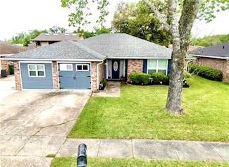 2516 E Pearl Dr, Marrero, LA 70072