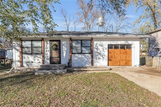 104 W McDonald St, Edgerton, KS 66021