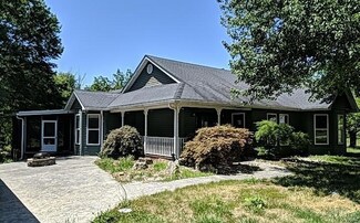 415 S Mulberry St, Highland, IL 62249