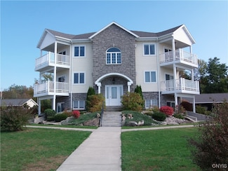 29 Dockside Dr, Morristown, NY 13664