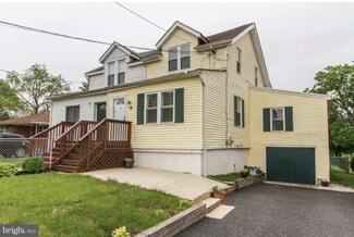 14 Nicholas Ct, Upper Chichester, PA 19014