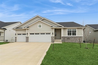 2430 SE 5th St, West Des Moines, IA 50265