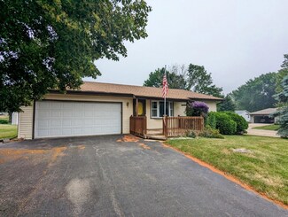 412 E 14th St, Pecatonica, IL 61063