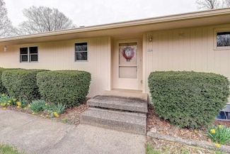 104 Mohawk Ln, West Lafayette, IN 47906