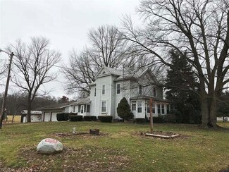 2702 W Easton Rd, Burbank, OH 44214