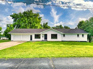 410 E Elm St, Huntsville, MO 65259