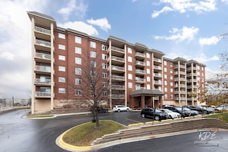 8440 Callie Ave Unit C105, Morton Grove, IL 60053