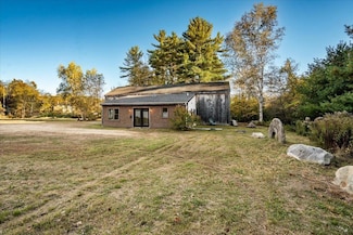 132 North Rd, Deerfield, NH 03037