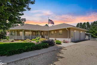 1751 200th St, State Center, IA 50247