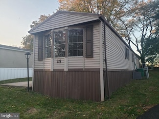 25 Oak Dr, Elizabethtown, PA 17022