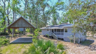 67 SW 283rd Ave, Steinhatchee, FL 32359