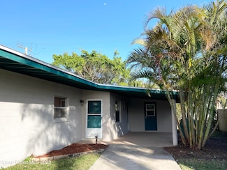 39 Cedar Ave, Cocoa Beach, FL 32931