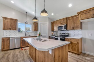 624 6th Ave E, Wendell, ID 83355