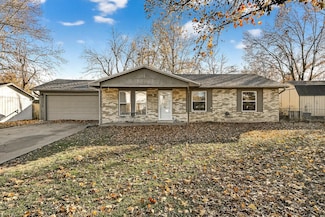3224 W Countryside Dr, Springfield, MO 65807