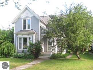 426 E State St, Traverse City, MI 49686