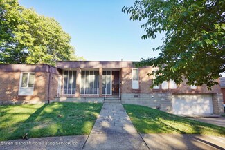 1 Claire Ct, Staten Island, NY 10301