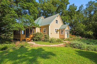 1012 E 1700 Rd, Lawrence, KS 66046