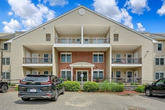 216 Reservoir St Unit 105, Holden, MA 01520