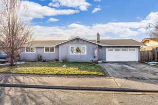26 Comice Way Unit 1, Eagle Point, OR 97524