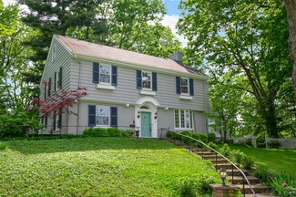 7 Rennel Dr, Cincinnati, OH 45226