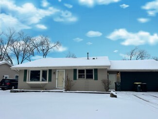 1N550 Ethel St, West Chicago, IL 60185