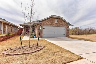 2724 NW 199th St, Edmond, OK 73012