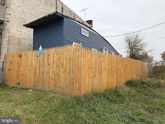 166 1/2 W Albanus St, Philadelphia, PA 19120