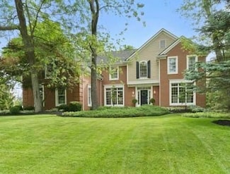 4796 Chatelaine Dr, Dublin, OH 43017